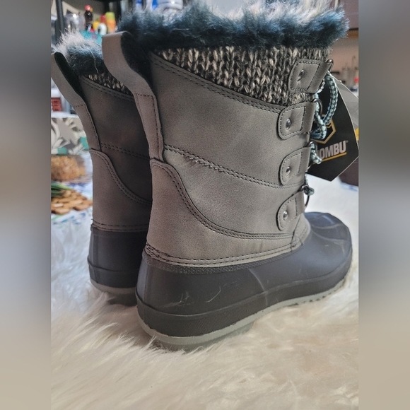 Women's Gray and Black Winter Boots - Picture 10 of 10